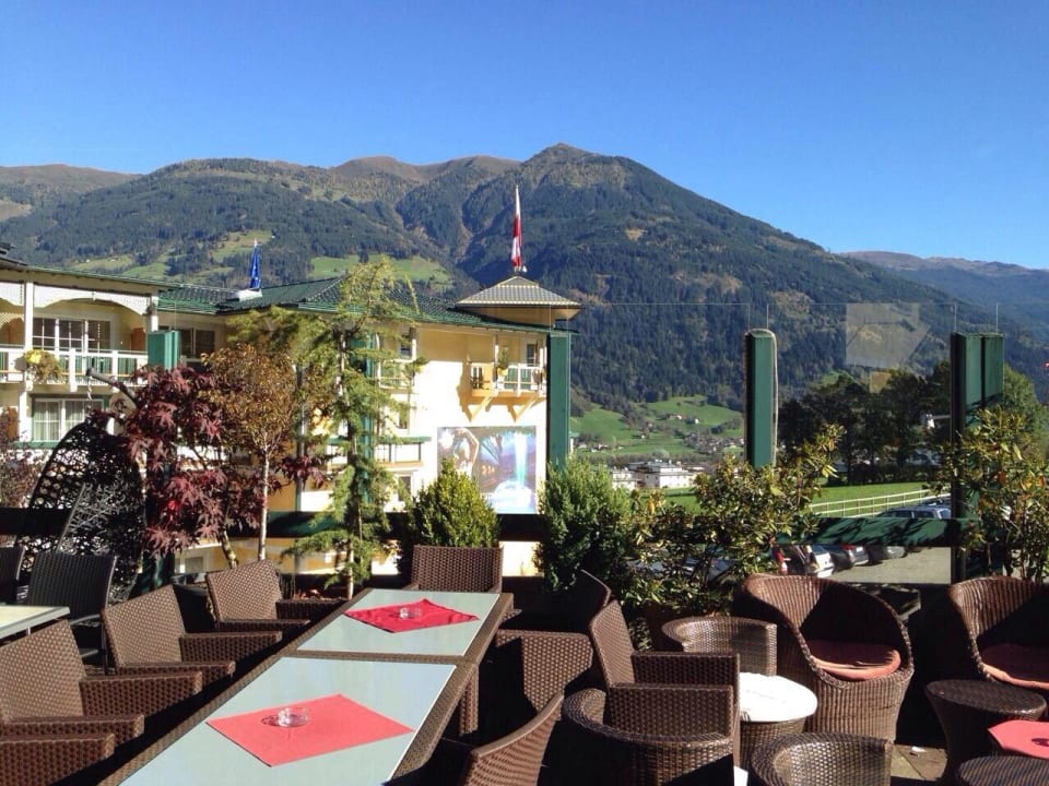 Blick zum Wellness Schlössel Hotel Kohlerhof
