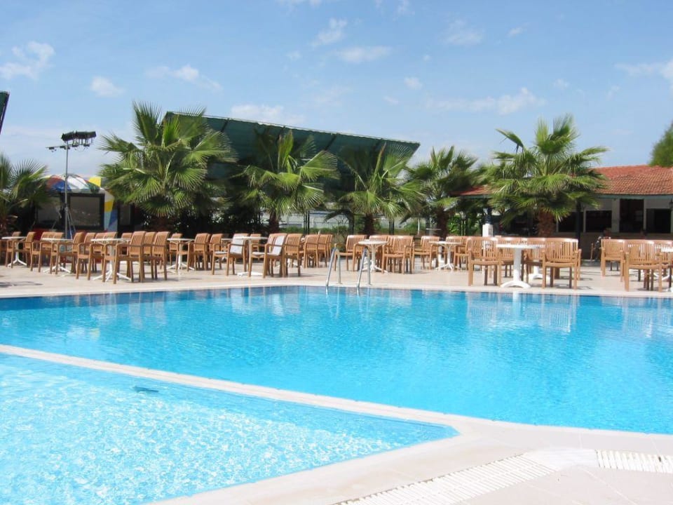 Poolbereich Hotel Süral Garden