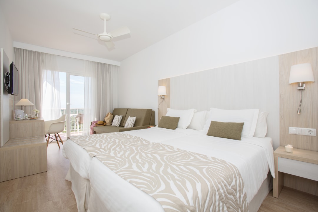 Zimmer Hotel Club Castell dels Hams