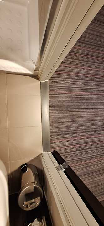 Zimmer MOXY Frankfurt Airport