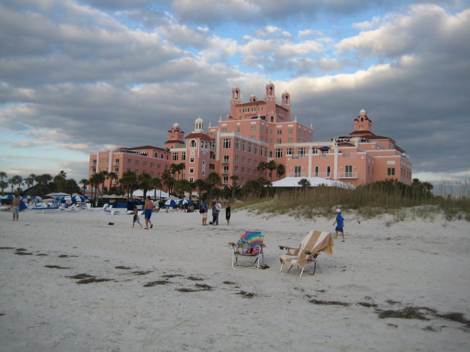 Ansicht vom Strand aus  Hotel The Don Cesar Beach Resort & Spa