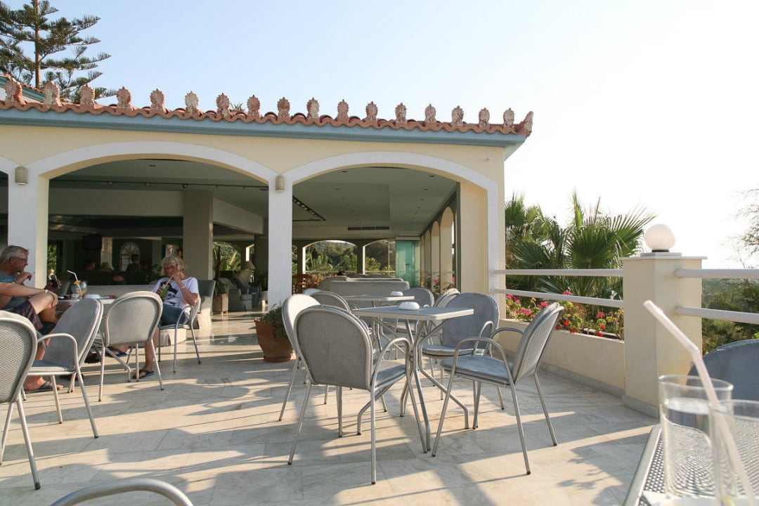 Hier Blick auf die Hauptbar - ab 17:00 Uhr geöffne Rethymno Mare & Water Park