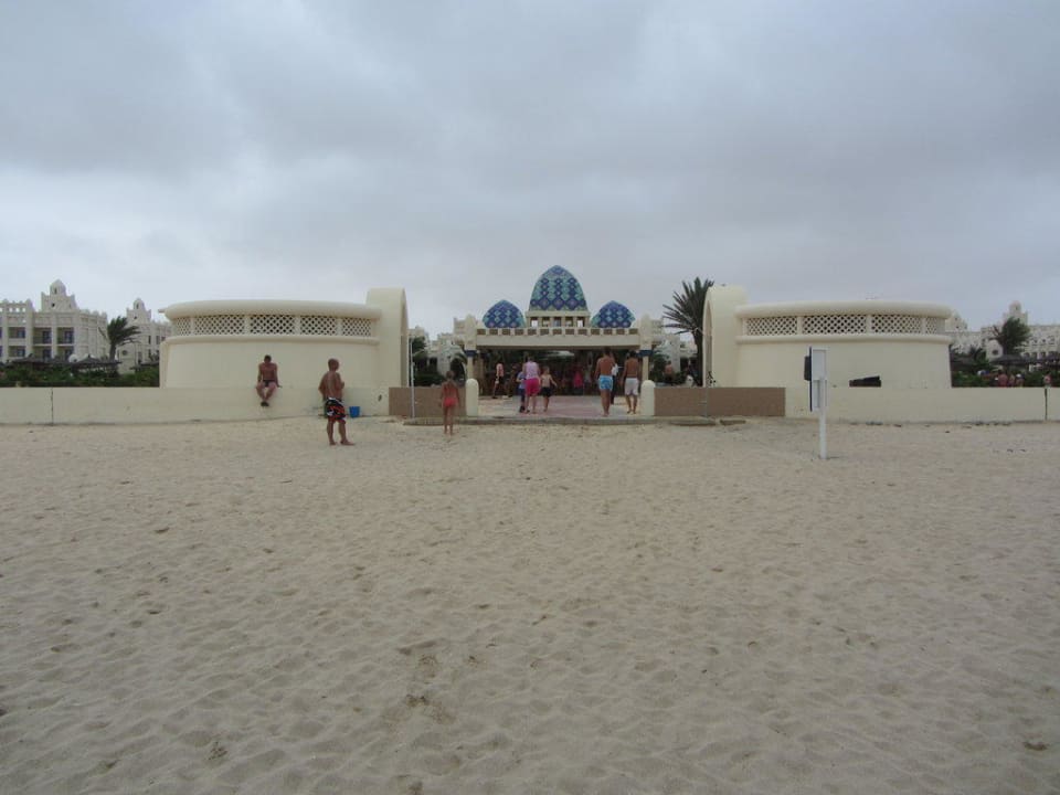 Blick vom Strand Hotel Riu Karamboa