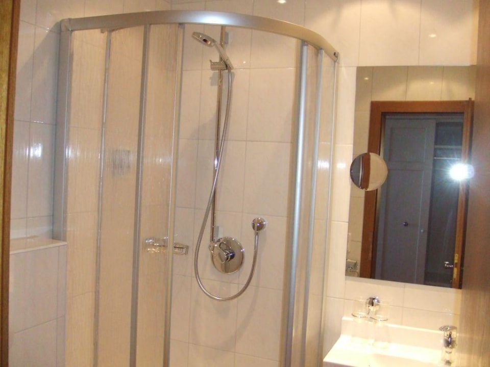 Schöne neu installierte Dusche Hotel Jörglerhof