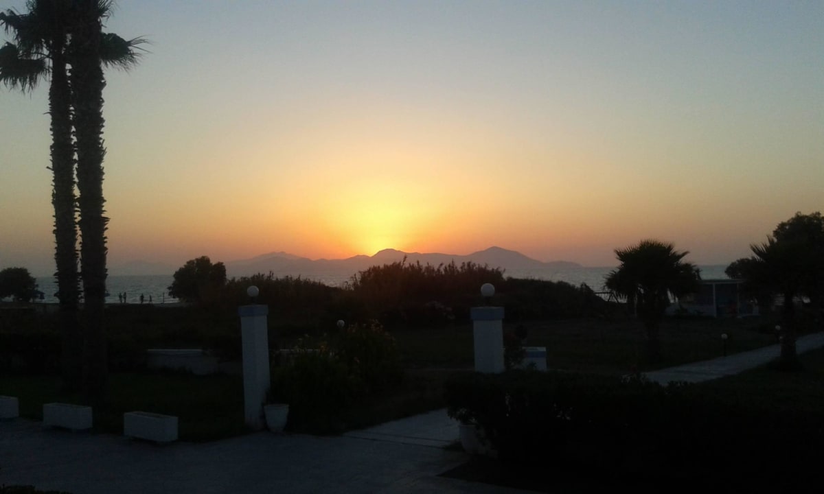 Sonnenuntergang von der Terasse, einfach traumhaft Costa Angela Seaside Resort