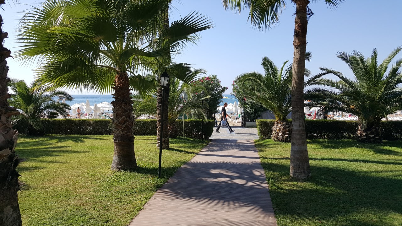 Gartenanlage Nerton Hotel - Erwachsenenhotel ab 16 Jahren