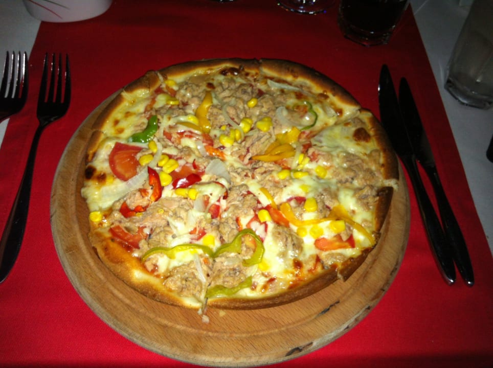 Thunfischpizza Italiener Aydinbey Kings Palace & Spa