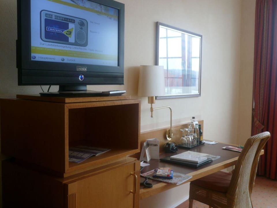 Schreibtisch &TV Golf & Sporthotel Wiesensee