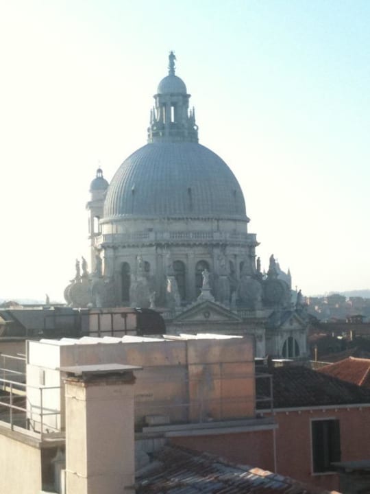 Blick auf Salute aus dem 6. Stock The St. Regis Venice
