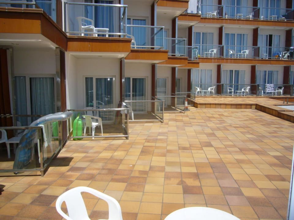 Dachterrasse von Zimmer 141-143 Hotel Clumba