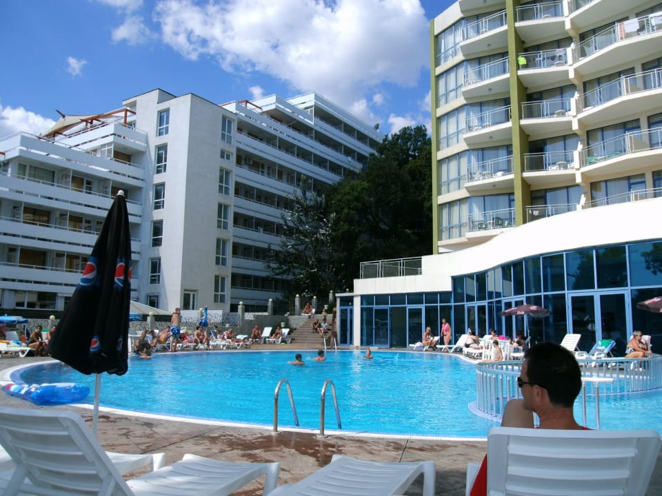 . Elena Hotel