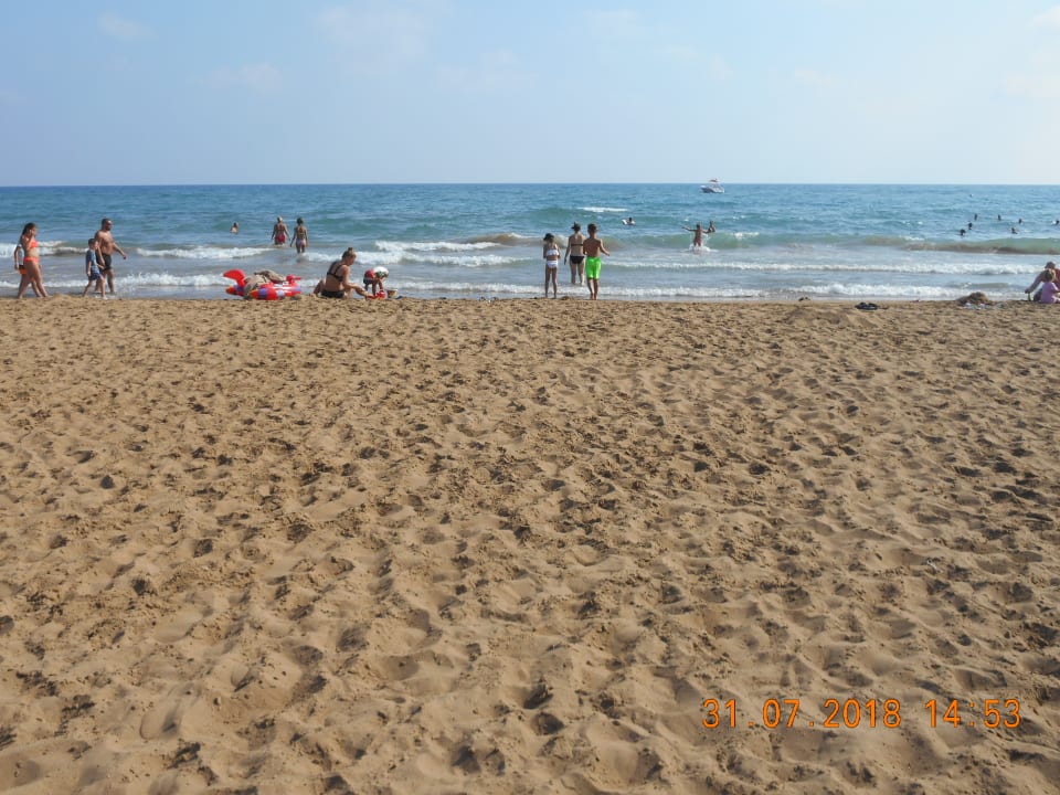 Strand Club Grand Side