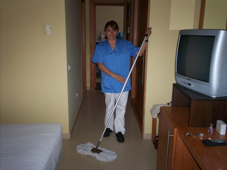 Eine sehr gute Putzfrau,hier wird immer geputzt LIVVO Costa Taurito
