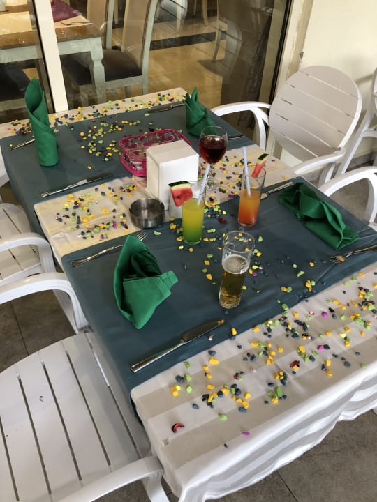 Gastro Well Palace Side