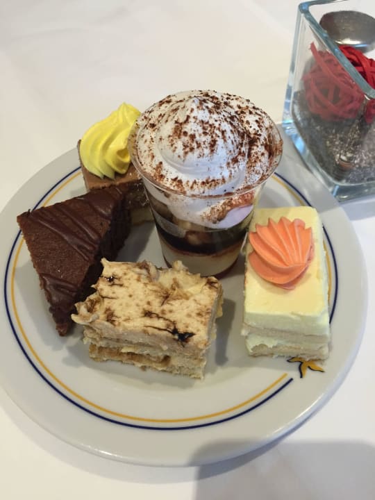 Köstliches Dessertbuffet Iberostar Waves Bellevue