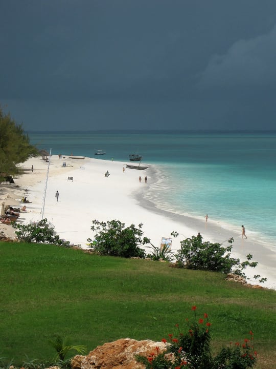 Strand Richtung Süden Hotel Riu Palace Zanzibar