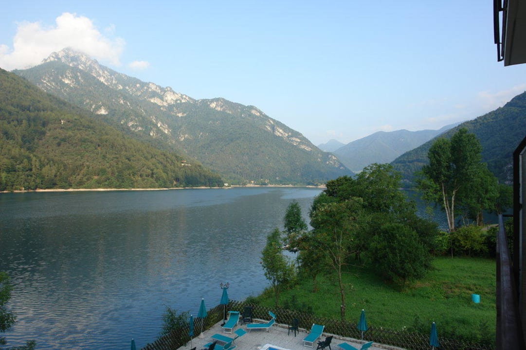 Blick vom Balkon Hotel Albergo Mezzolago