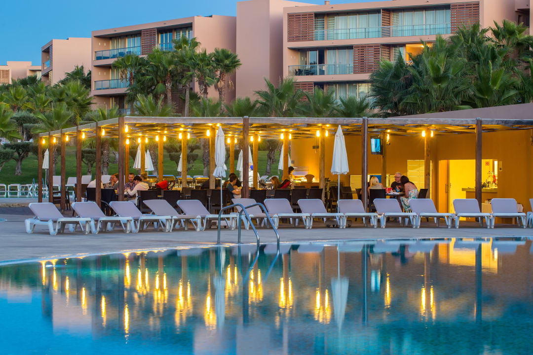 Pool NAU Salgados Vila das Lagoas Apartment