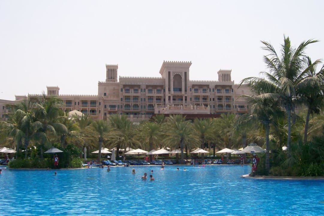 Ein Teil der Poolanlage Jumeirah Al Qasr