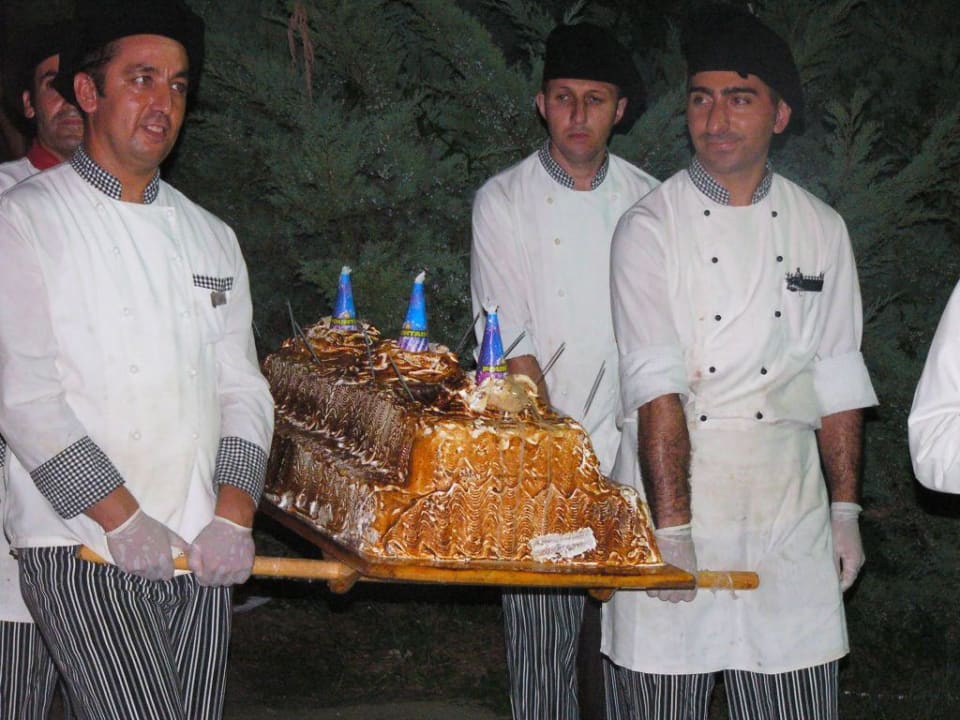 Eistorte beim Gala- Abend Alba Resort Hotel