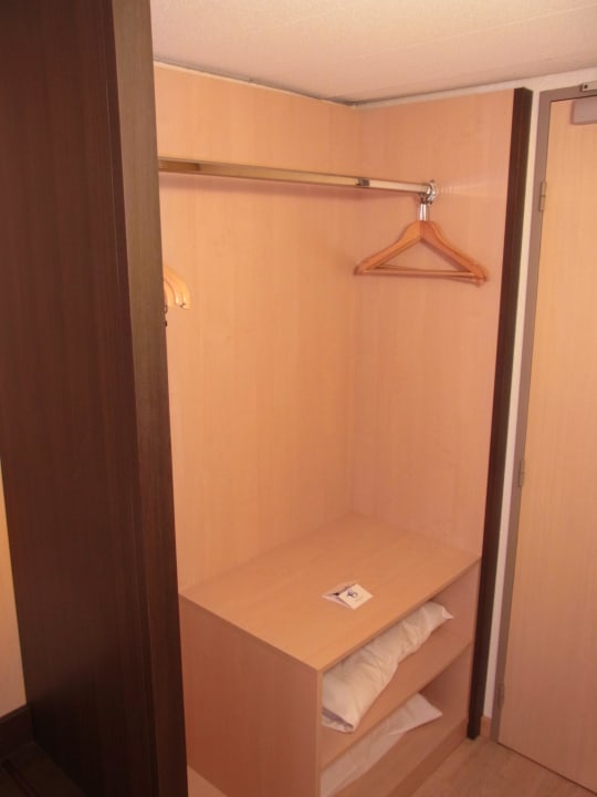 Schrank Hotel Oceania Quimper