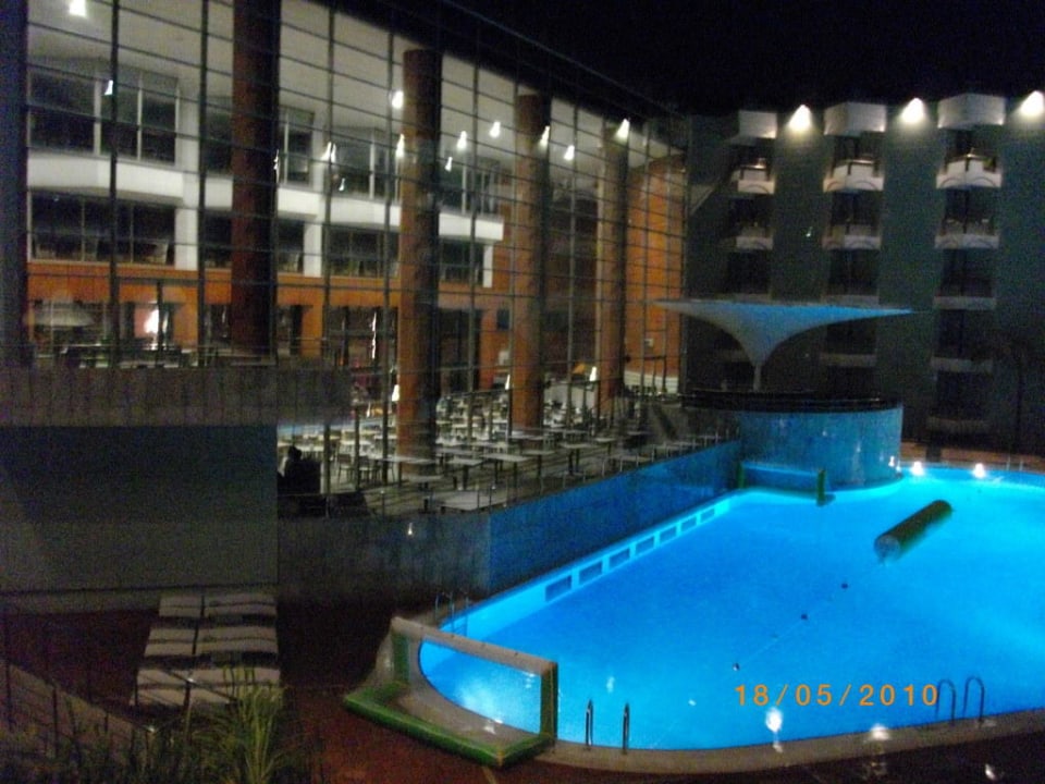 Pool bei Nacht Grand Belish Resort Hotel & Spa