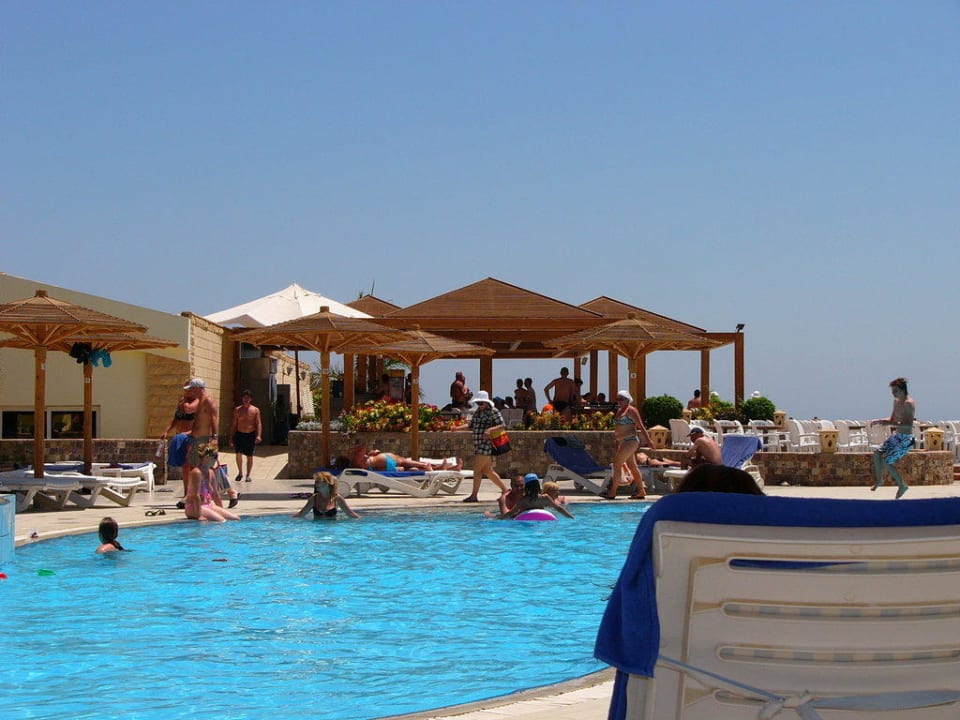 Kleiner Pool und die Bar Palm Beach Resort