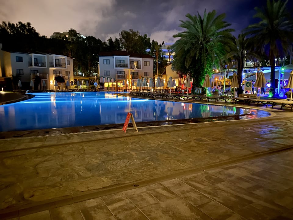 Pool Arum Barut Collection