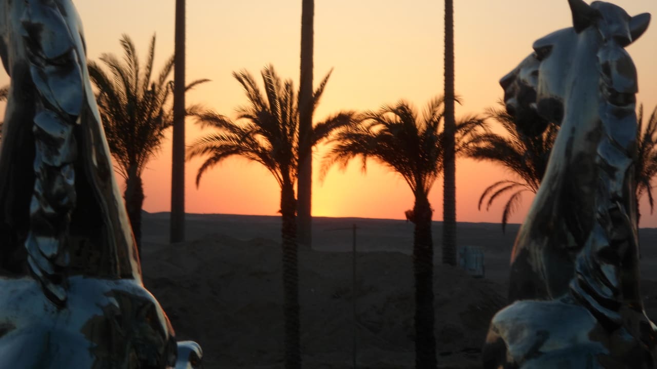 Sonnenuntergang am Haupteingang Premier Le Reve Hotel & Spa