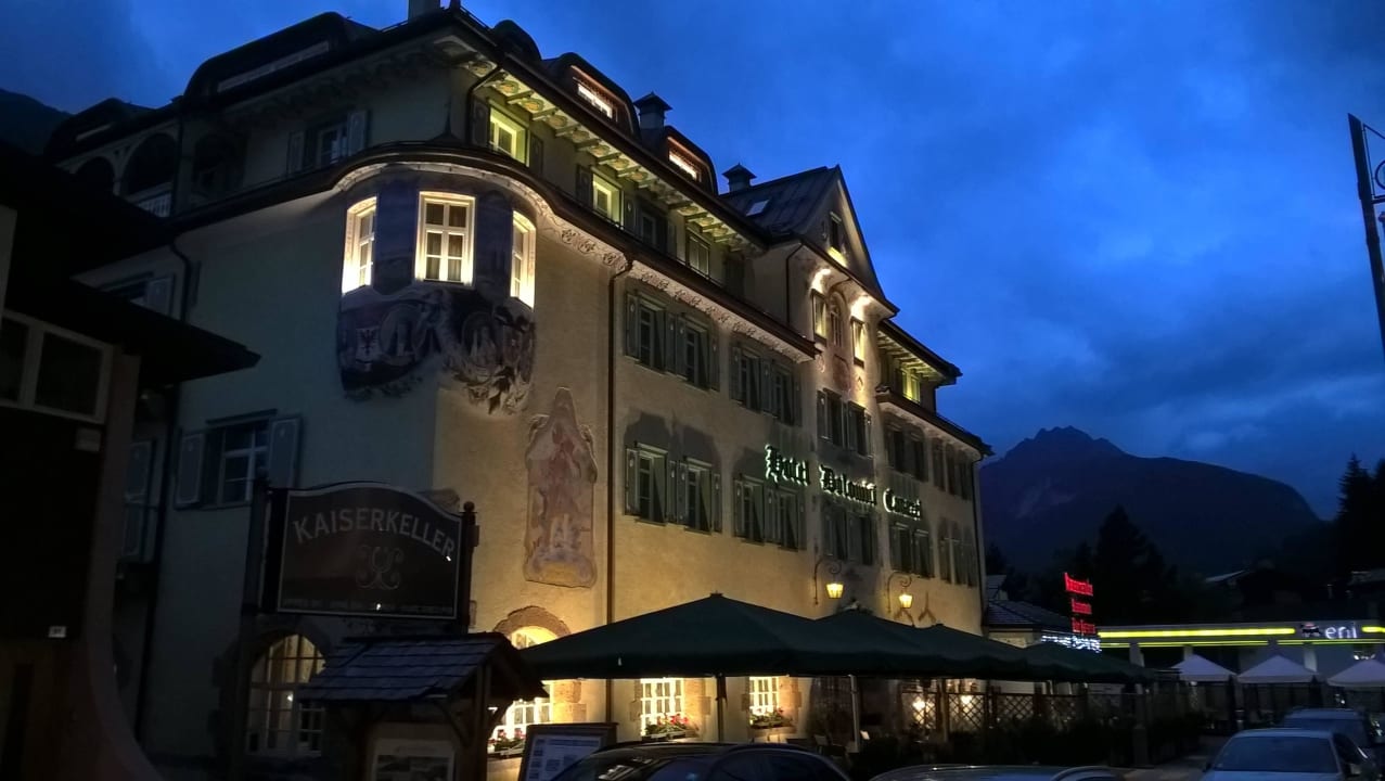 Schlosshotel bei Nacht Schlosshotel Dolomiti