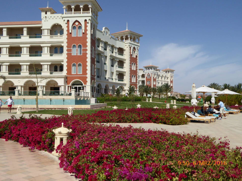 Blick auf das Hotel Baron Palace Sahl Hasheesh