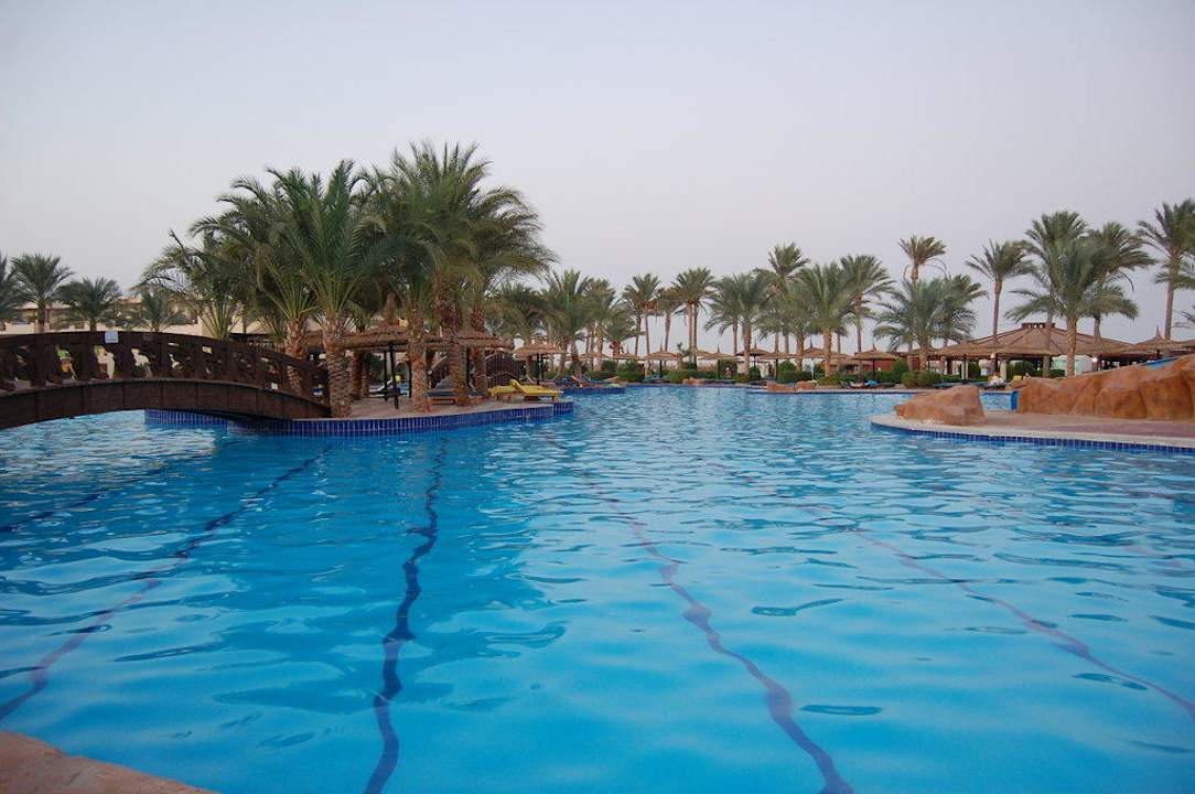 Basen Sea Beach Aqua Park Resort Managed by Blue Resorts