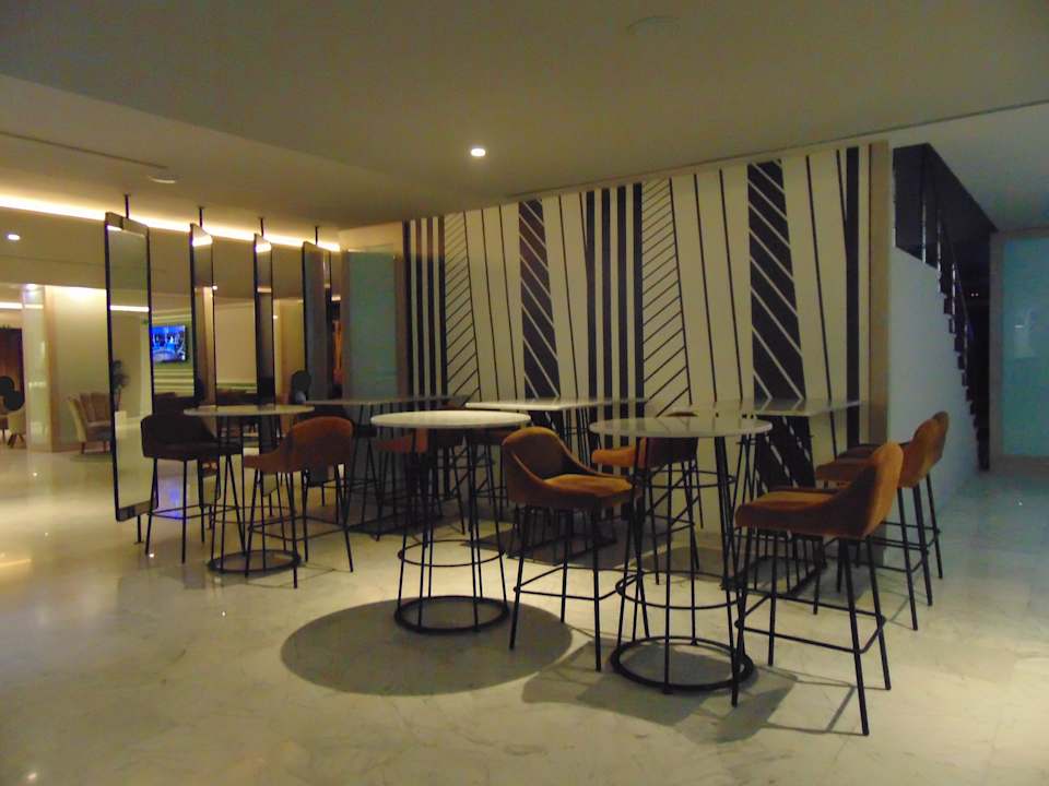 Gastro Hotel Golden Tulip El Mechtel