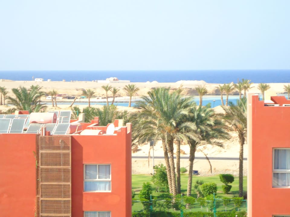 Ca. 300 Meter zum Strand  SUNRISE Cardina Resort