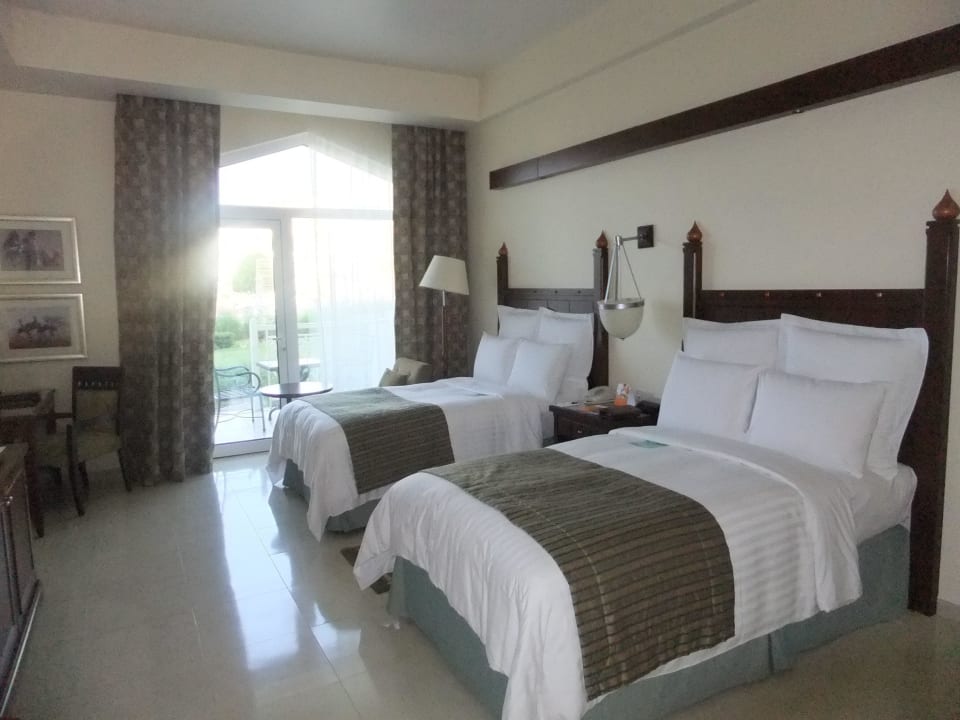 Schönes geräumiges Zimmer Wyndham Garden Salalah Mirbat