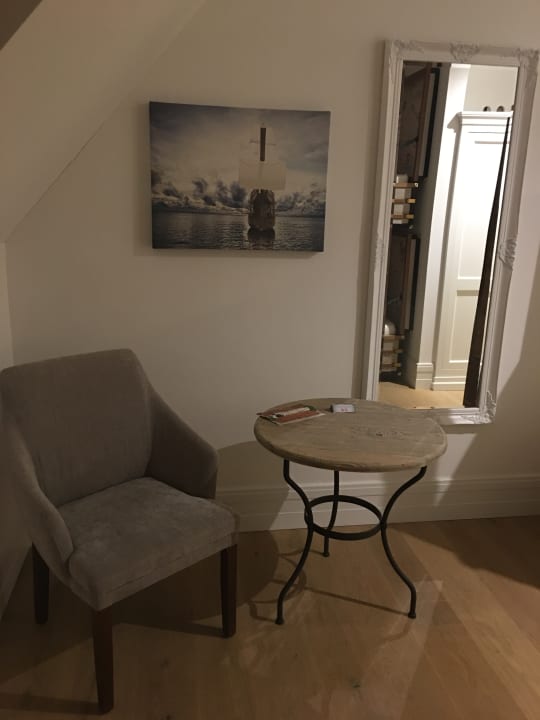 Zimmer Hotel Kronasar - The Museum Hotel