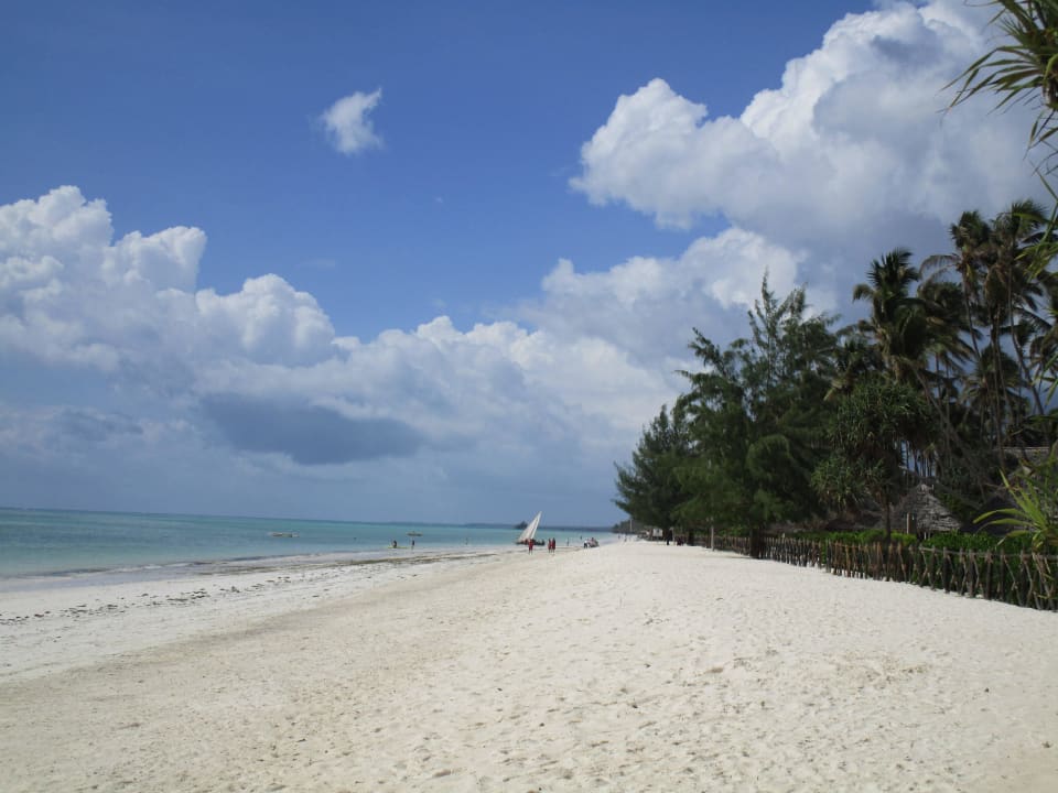 Schneeweißer Sandstrand Ocean Paradise Resort & Spa