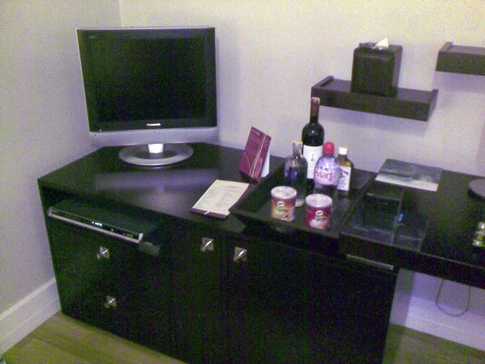 Schreibtisch und Fernseher The Stay Boulevard Nisantasi