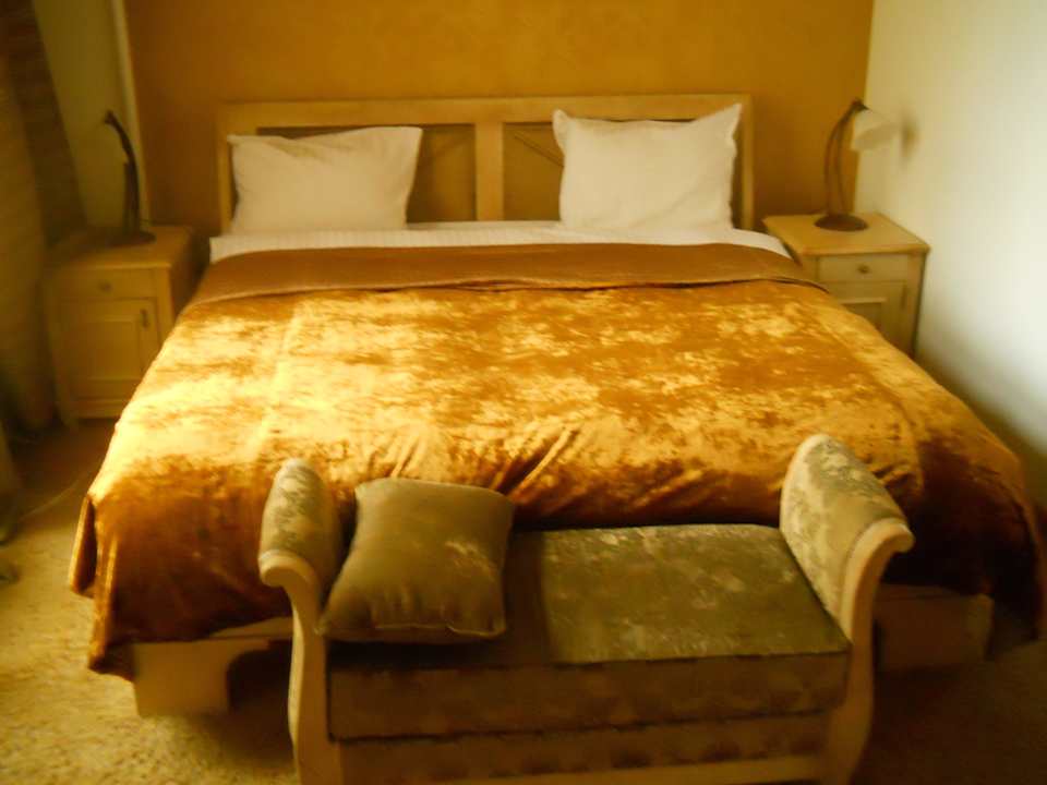 Zimmer- Bett Aparthotel Rezime Diamond
