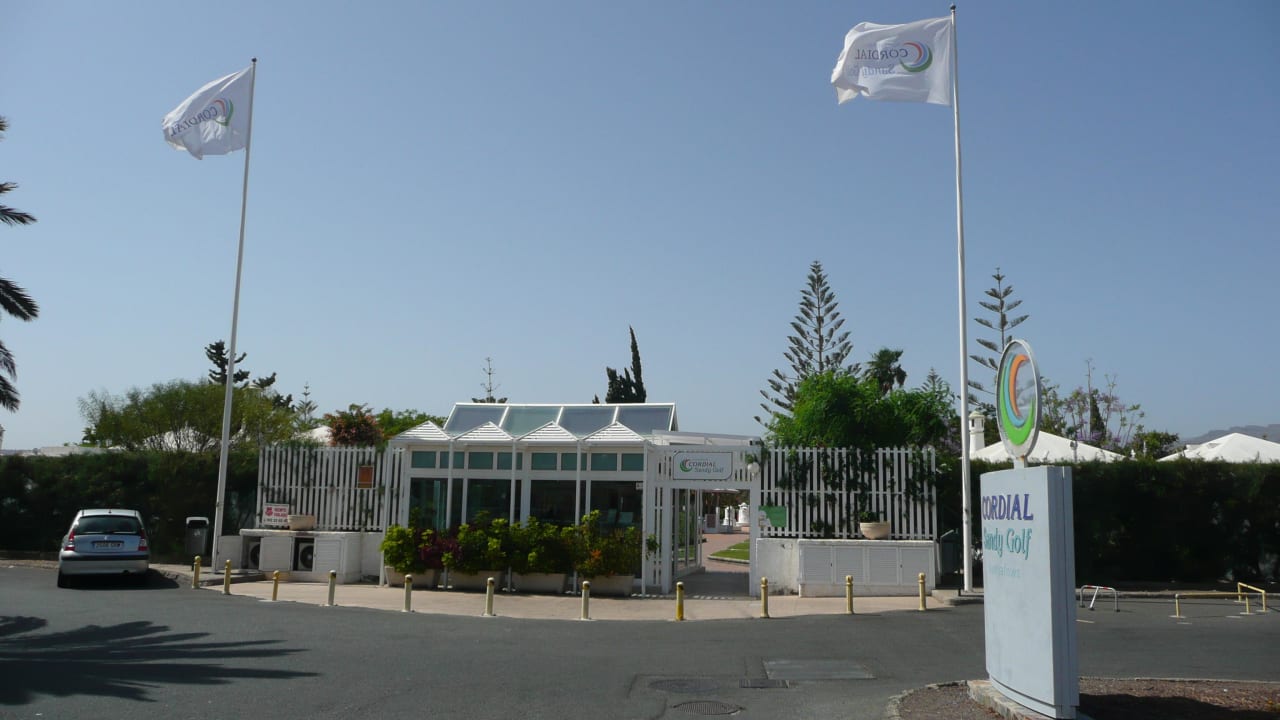 Eingang Bungalows Cordial Sandy Golf