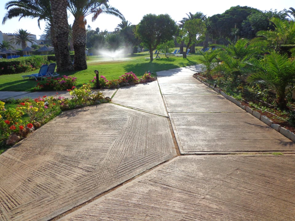 Garten Anissa Beach & Village