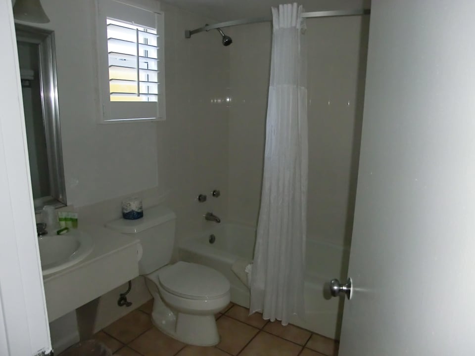 Bad Zimmer 103 Motel Blue Marlin