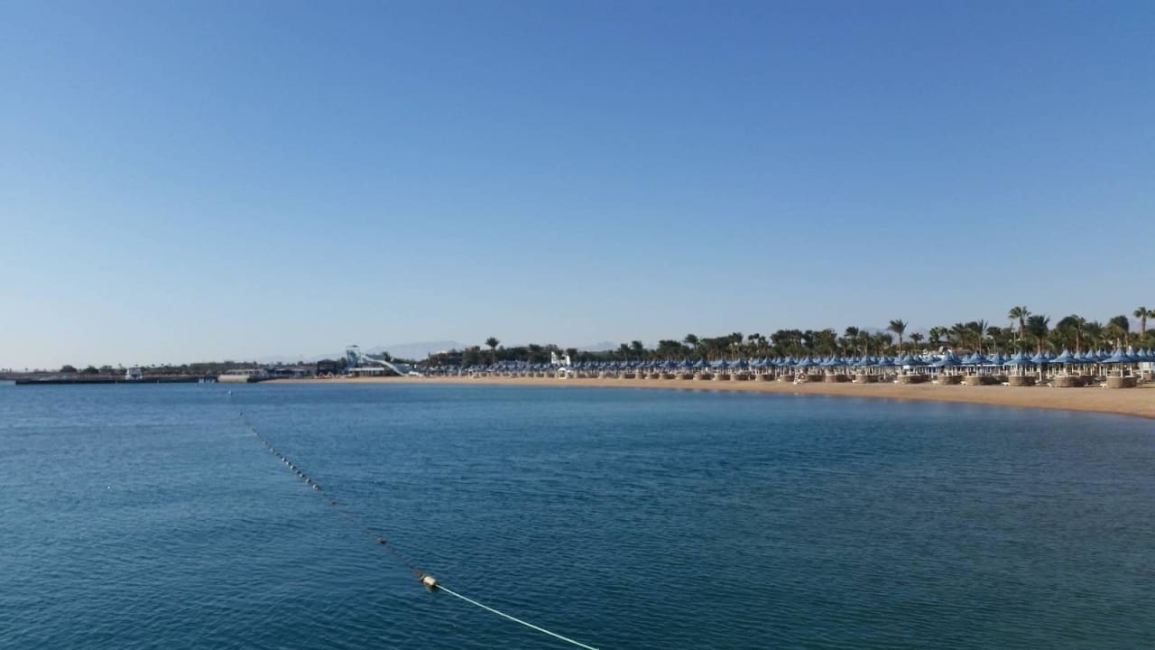 Der private Hotelstrand ein Traum The Grand Hotel Hurghada