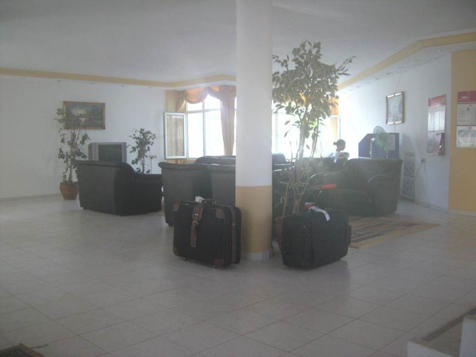 Lobby des Hotels Semoris Hotel