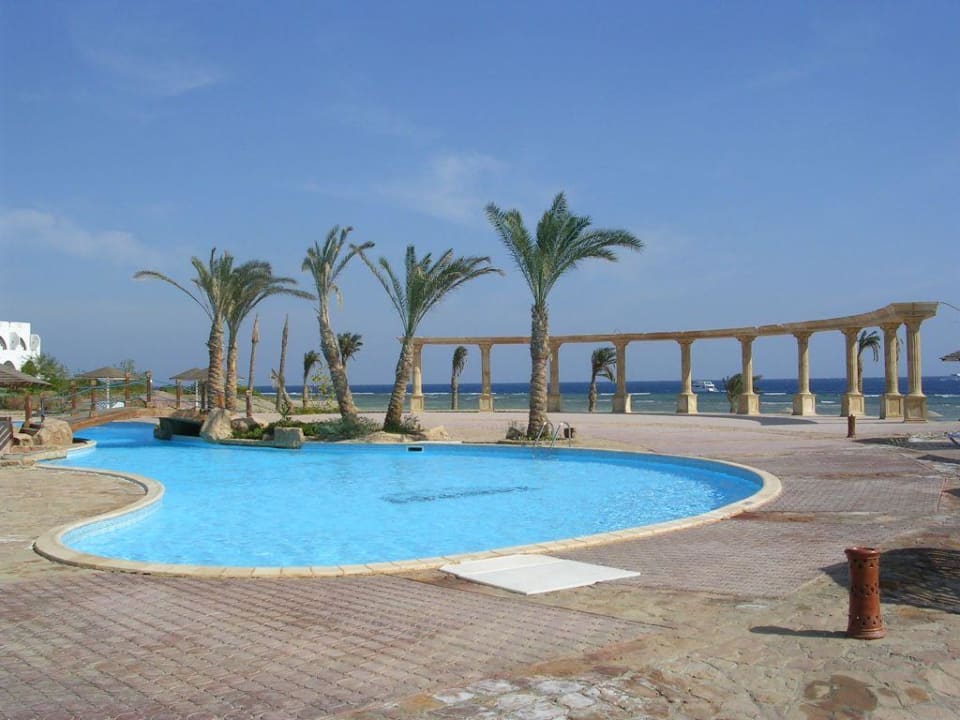 Basen Three Corners Equinox Beach Resort