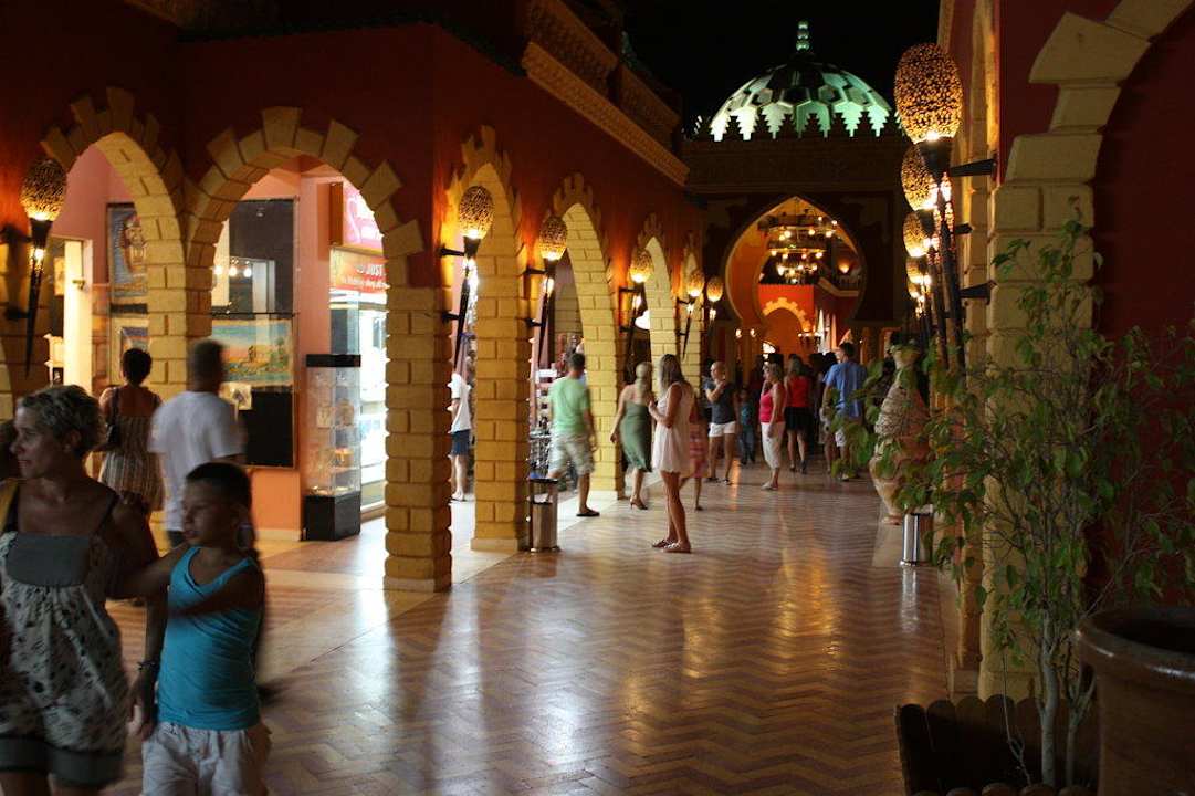 Einkaufspassage im Hotel Pickalbatros Alf Leila Wa Leila Resort - Neverland Hurghada