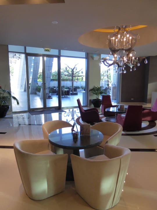 Lobby Park Rotana Abu Dhabi