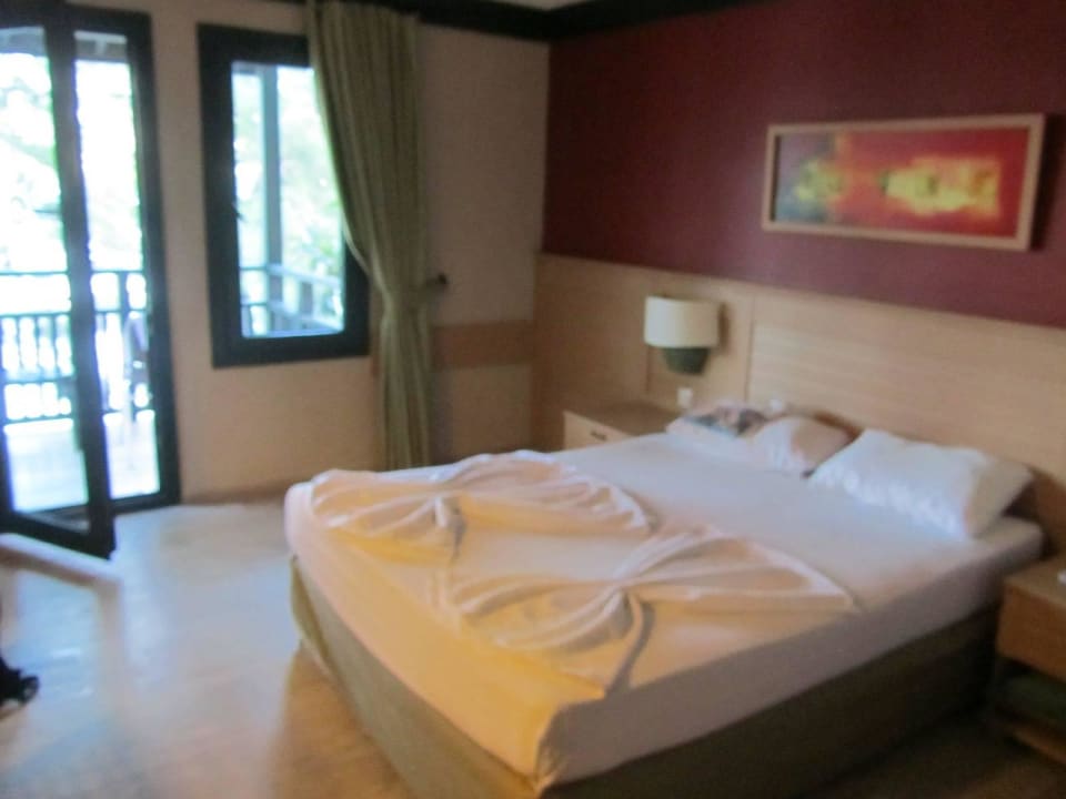 Täglich andere Motive mit der Bettdecke. Grand Yazici Club Marmaris Palace