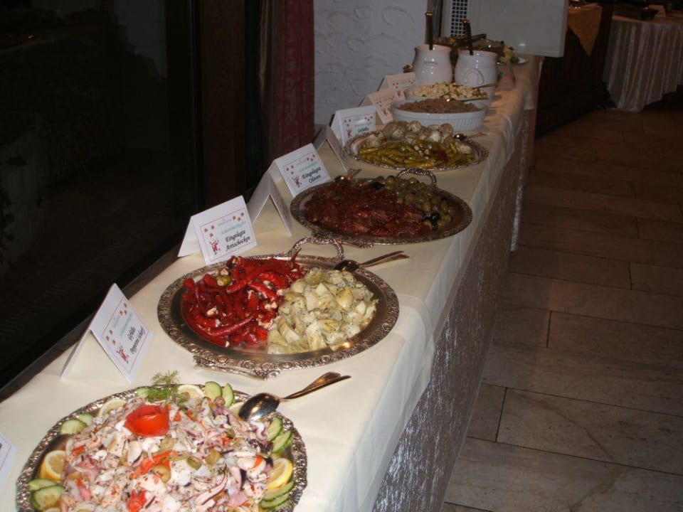 Vorspeisenbuffet am Abend Waldhotel Tannenhäuschen