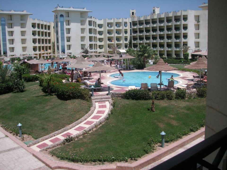 Piscine Moreno Horizon Spa & Resort